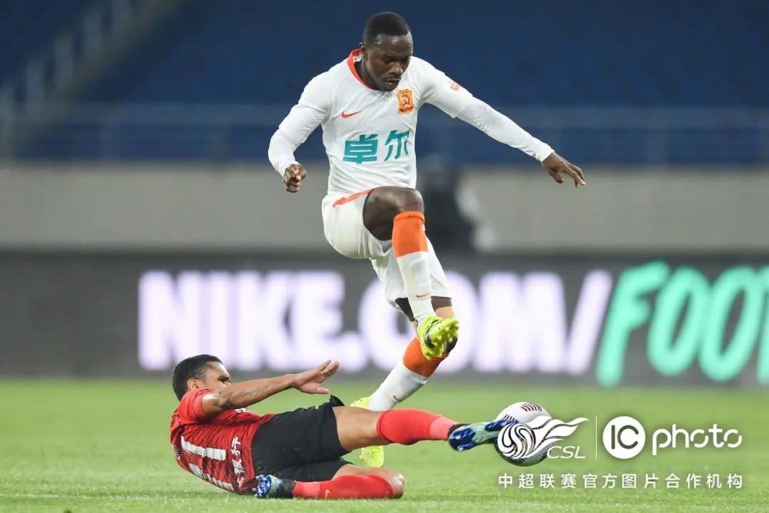 جدول ترتيب الدوري السعودي للمحترفين لكرة القدمأحدث التطورات والتحليلات